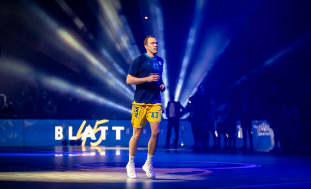 也被曝出他 也被曝出他