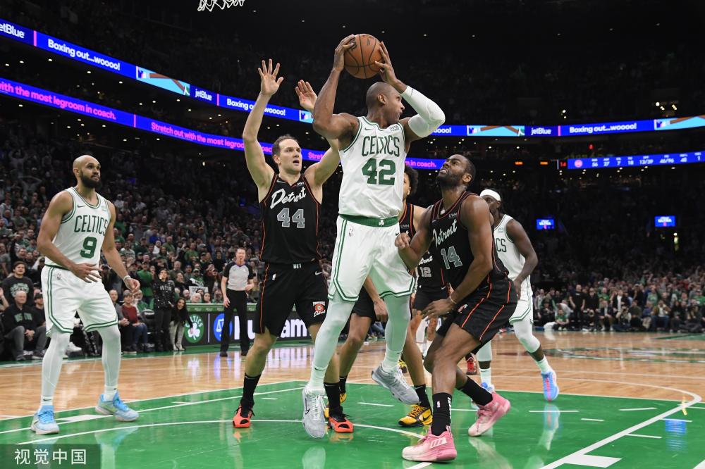 25岁！安东尼永久转会贝蒂斯告别曼联，坎坷经历后盼重寻足球快乐