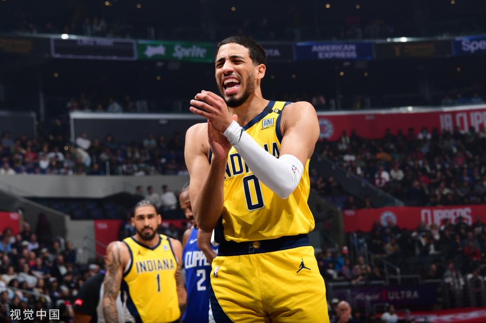 邓卓翔展现 邓卓翔展现