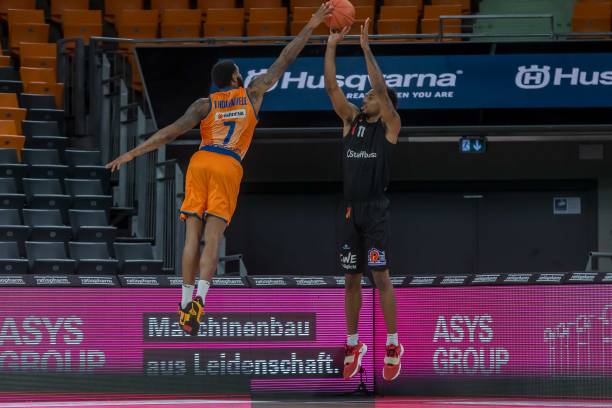 体育NBA：爵士121-105击败灰熊