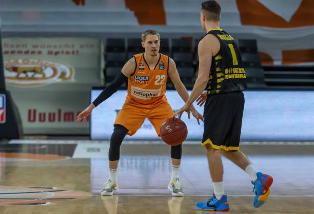 体育世界杯：孙兴慜对决C罗 韩国队赢球才有晋级机会